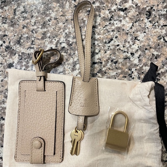 Gucci Savoy Small Cabin
Trolley - Picture 13 of 14